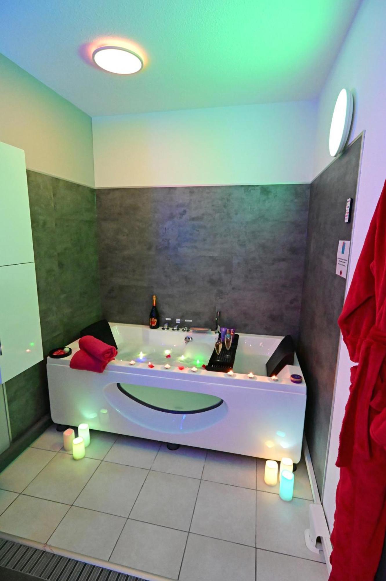 Love Room A Deux Pas De L'Ocean Avec Hammam, Sauna Et Bain A 2 :-) 비스카로세 외부 사진